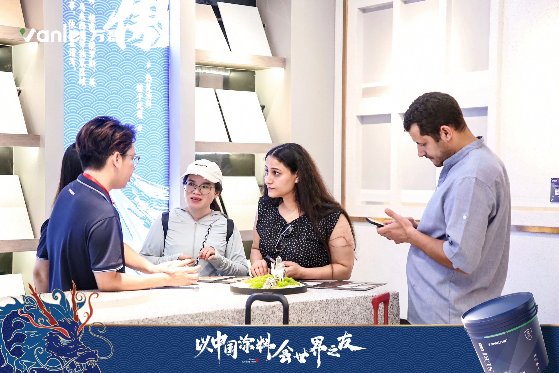 七年蟬聯(lián)展館人氣王！萬(wàn)磊涂料，以中國(guó)涂料，會(huì)世界之友