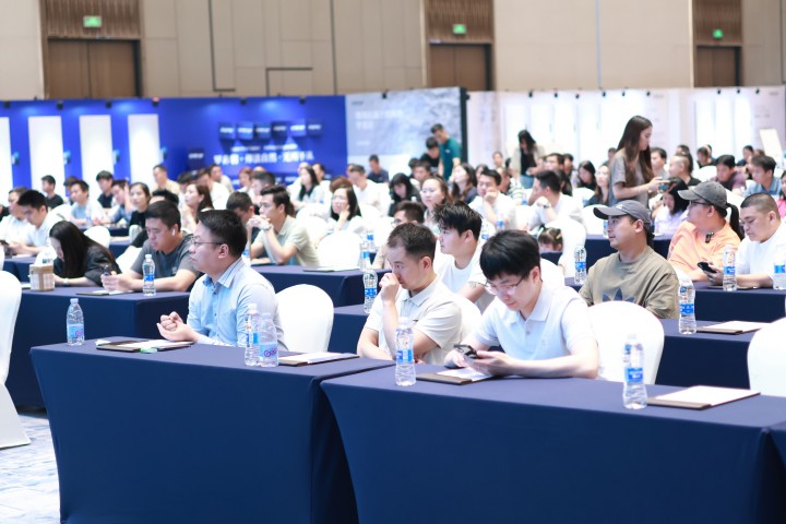 一場發(fā)布會，一場千人狂歡嘉年華 | 2025萬磊廣佛千人行完滿成功