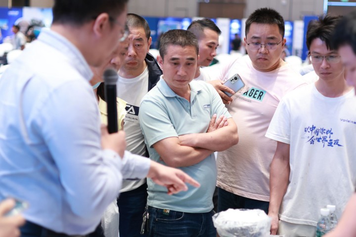 一場發(fā)布會，一場千人狂歡嘉年華 | 2025萬磊廣佛千人行完滿成功
